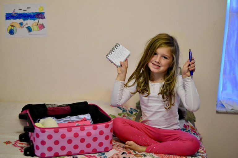 Traveling hacks tips kids